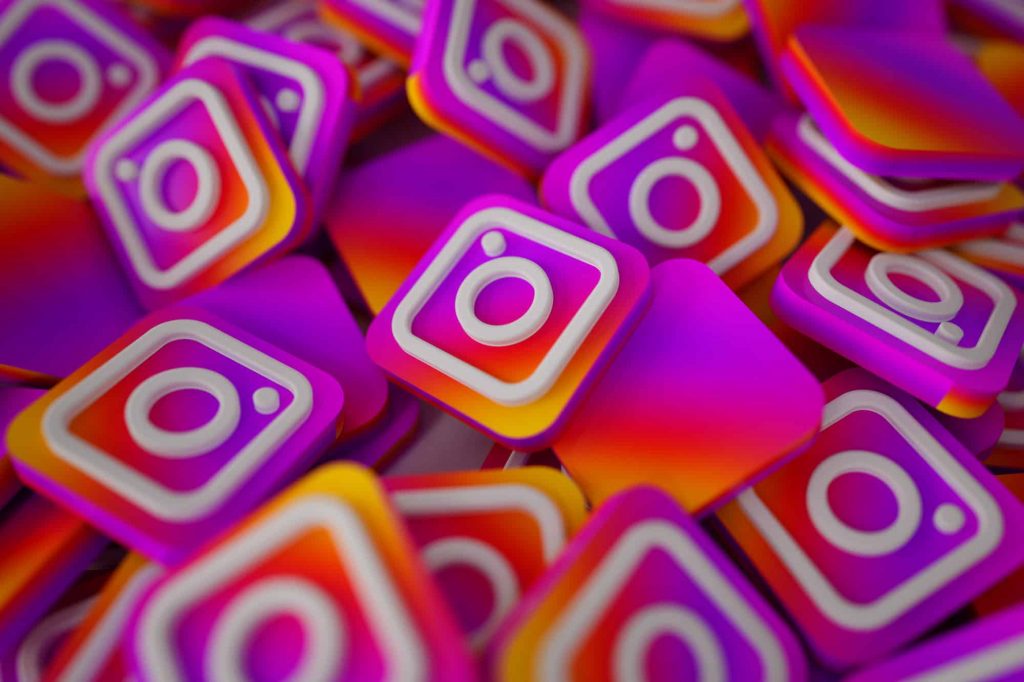 pila de logos de instagram 3d